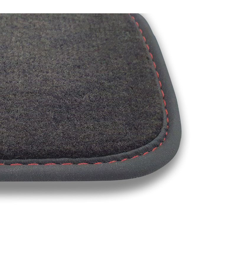Tapis Sur Mesure Carat  Avants + coffre Surpiqûre Rouge