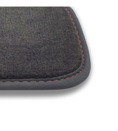 Tapis Sur Mesure Carat  Avants + coffre Surpiqûre Rouge